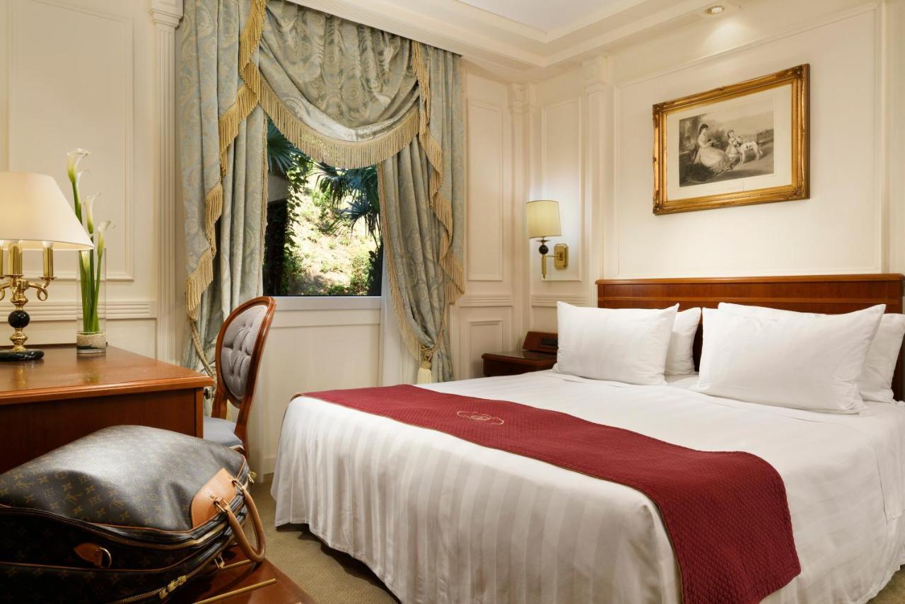 Swiss Diamond Hotel & Spa Morcote Exterior foto A room at the hotel