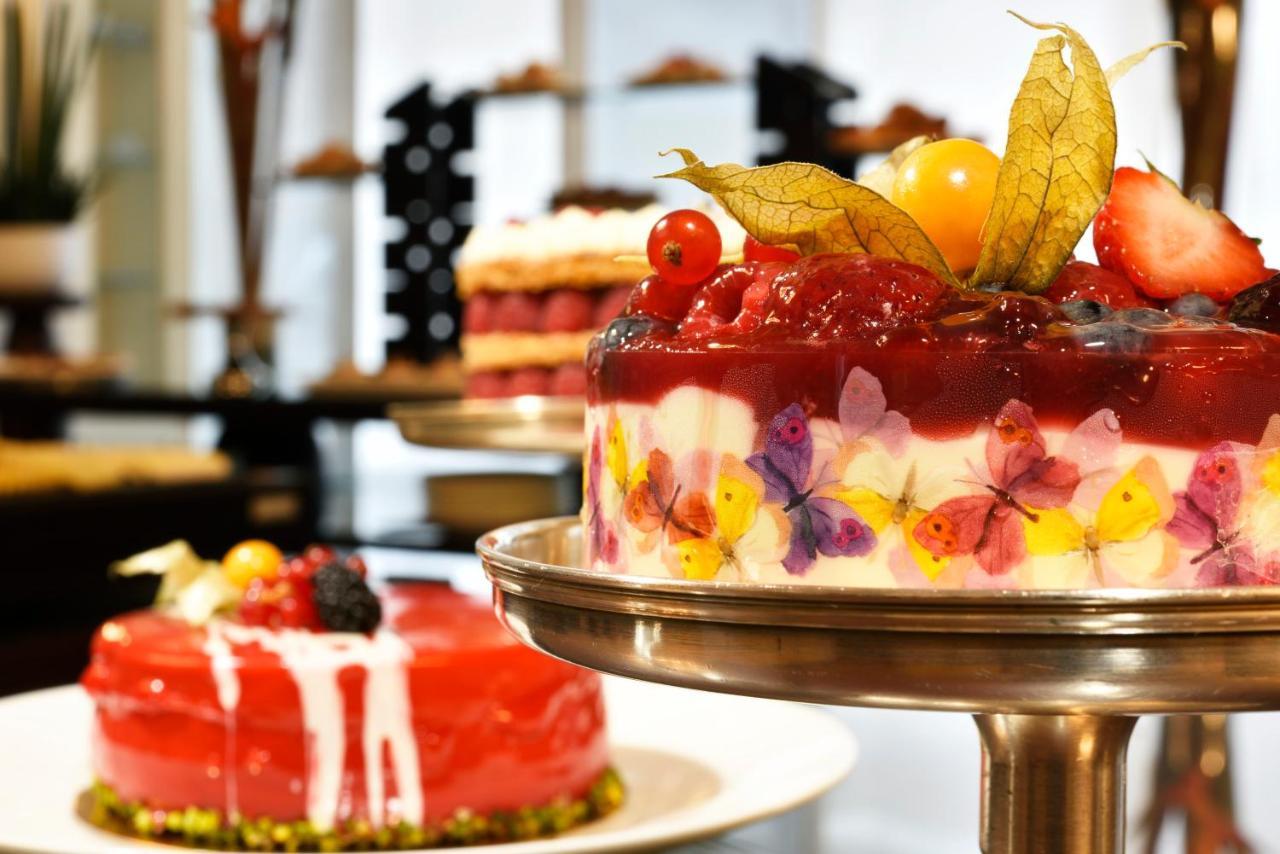 Swiss Diamond Hotel & Spa Morcote Exterior foto A cake